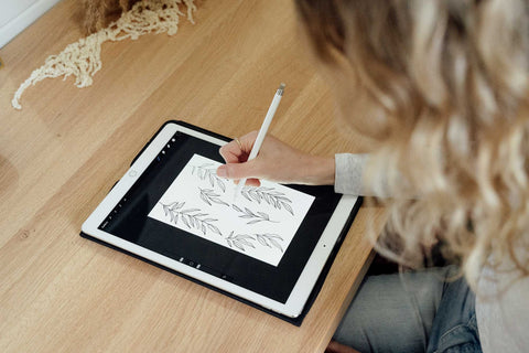 Blossie Drawing on an iPad in Launceston
